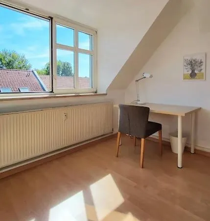 شقة 2-zimmer-traumwohnung: Schick * Hell * Ruhig * Grosse Raeume * Zentrumsnah