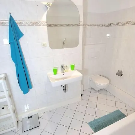 2-zimmer-traumwohnung: Schick * Hell * Ruhig * Grosse Raeume * Zentrumsnah شقة لبسيا