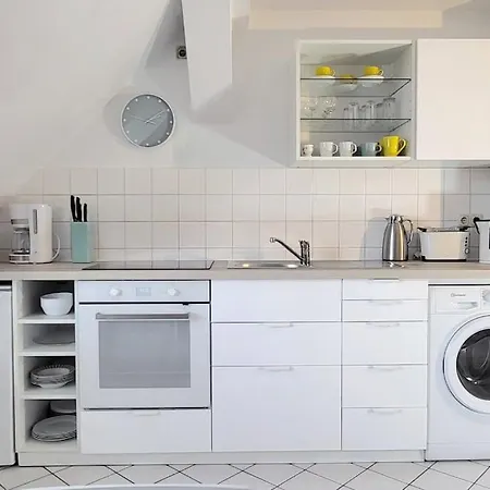 2-zimmer-traumwohnung: Schick * Hell * Ruhig * Grosse Raeume * Zentrumsnah شقة
