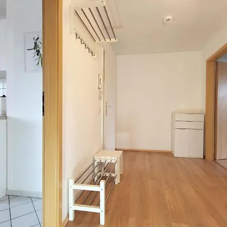 2-zimmer-traumwohnung: Schick * Hell * Ruhig * Grosse Raeume * Zentrumsnah شقة